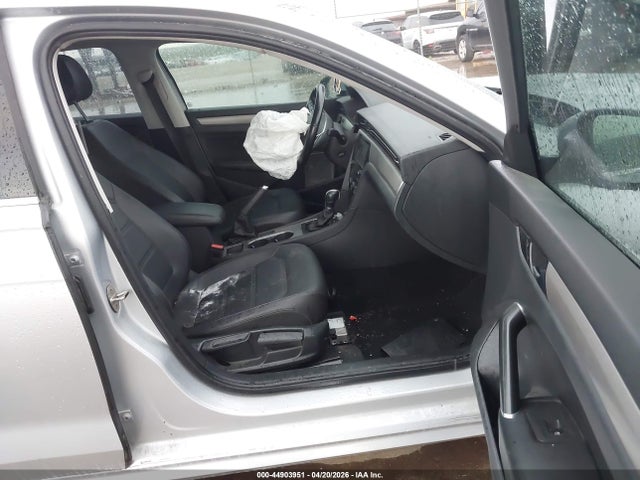 Volkswagen Passat 2.0t Se