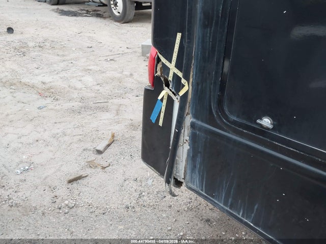 Ford Econoline E450 Super Duty Cutwy Van
