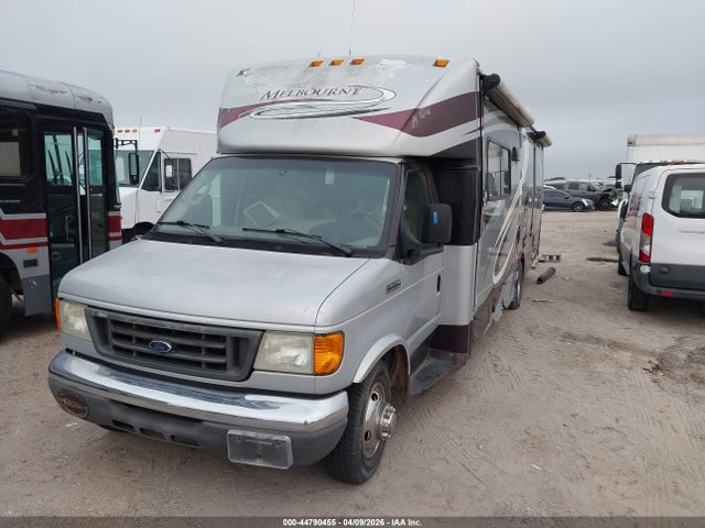 Ford Econoline E450 Super Duty Cutwy Van