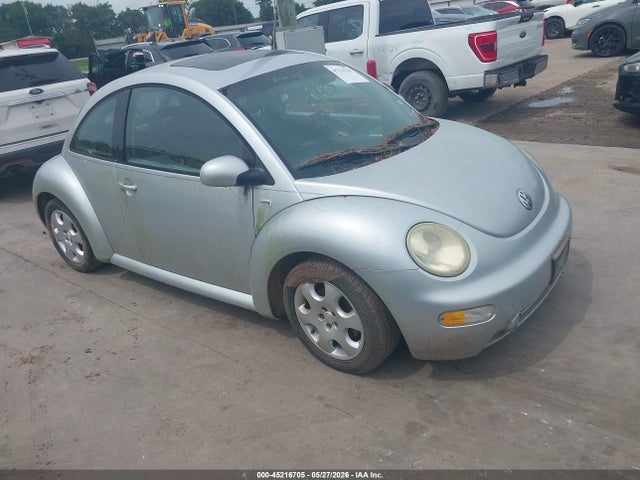 Salvage Volkswagen Beetle Image