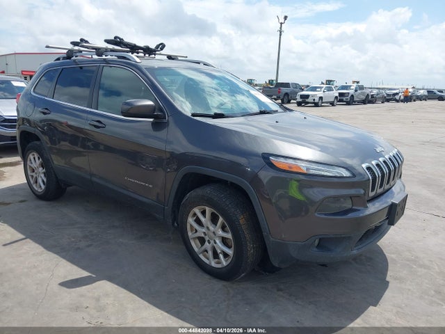 Salvage Jeep Cherokee Image