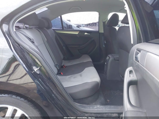 Volkswagen Jetta 1.4t S
