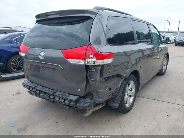 Toyota Sienna Le V6