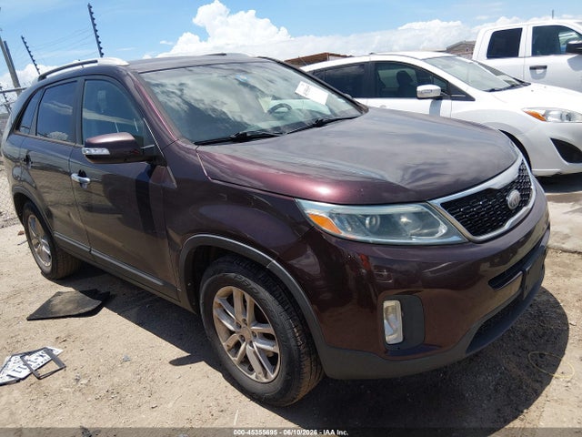 Salvage Kia Sorento Image