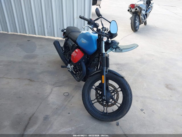 Salvage Moto Guzzi V7 Iii Image