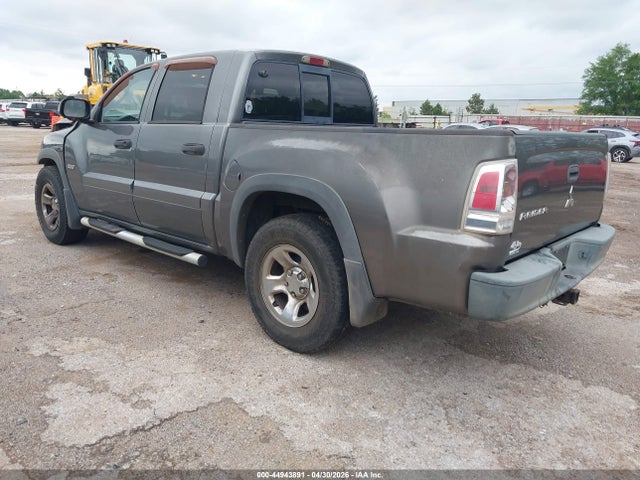 Mitsubishi Raider Duro Cross V6