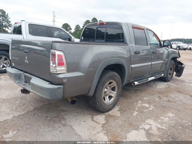 Mitsubishi Raider Duro Cross V6