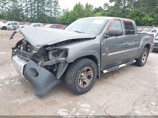 Mitsubishi Raider Duro Cross V6