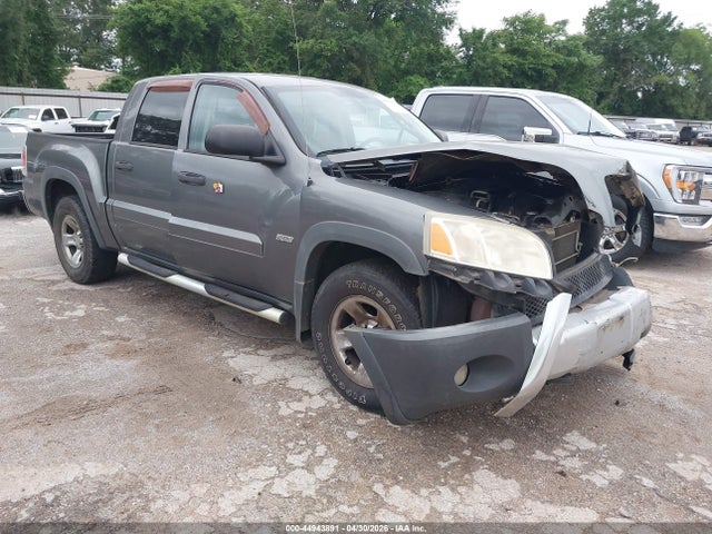 Mitsubishi Raider Duro Cross V6