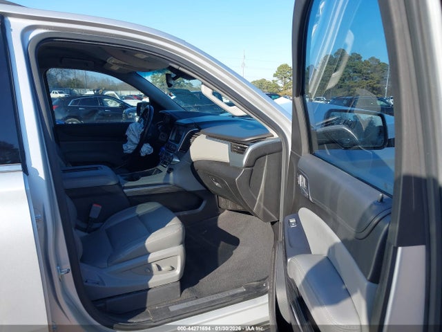 Chevrolet Suburban Lt