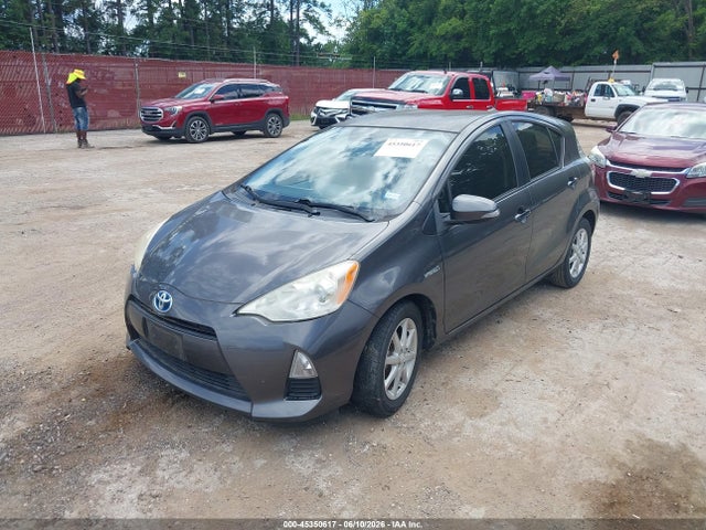 Toyota Prius c Three