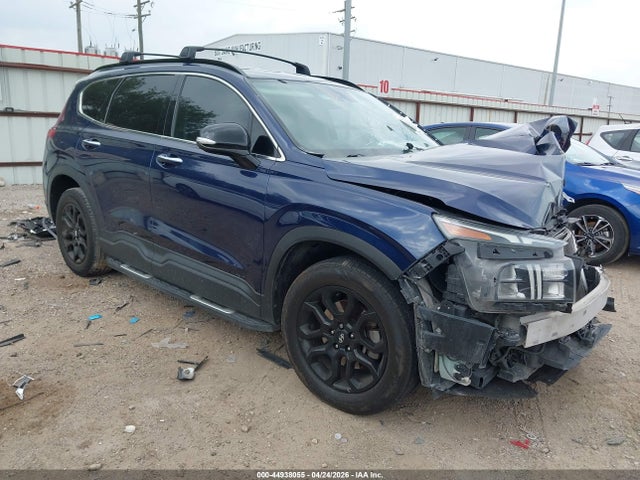 Salvage Hyundai SANTA FE Image