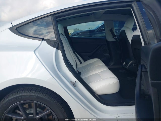 Tesla Model 3 Standard Range Plus Rear-wheel Drive