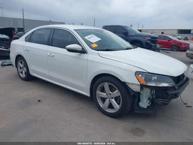 Salvage Volkswagen Passat Image
