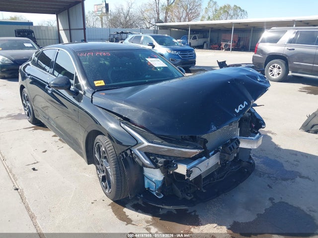 Salvage Kia K5 Image