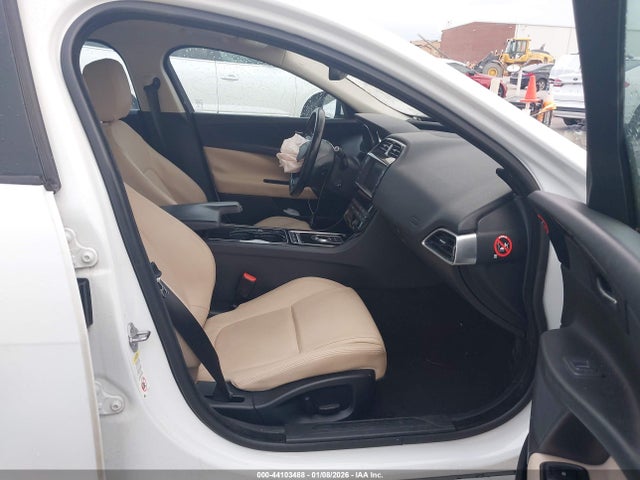 Jaguar XE 25t