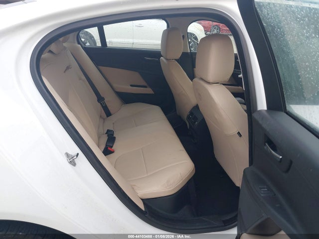 Jaguar XE 25t