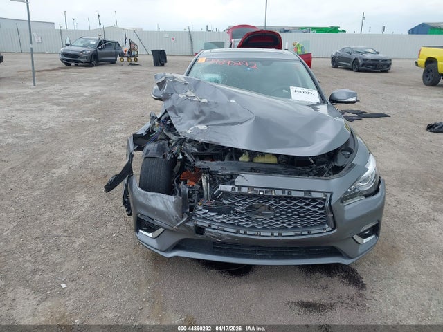 INFINITI Q50 Luxe
