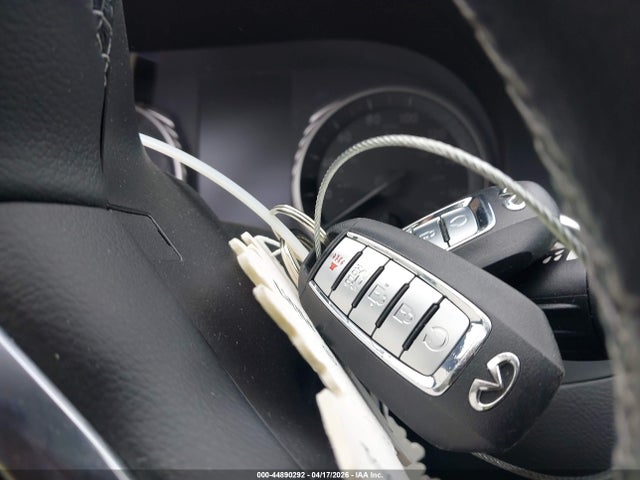 INFINITI Q50 Luxe