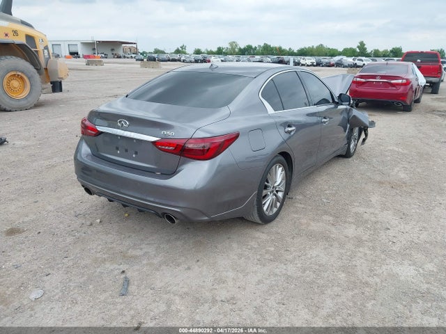 INFINITI Q50 Luxe