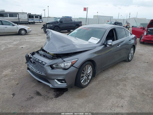INFINITI Q50 Luxe