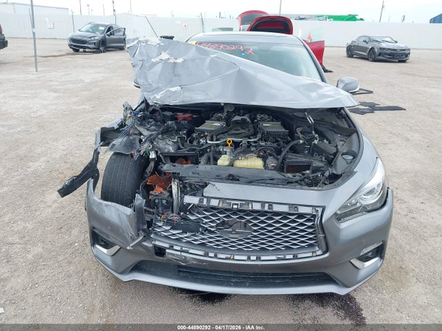 INFINITI Q50 Luxe