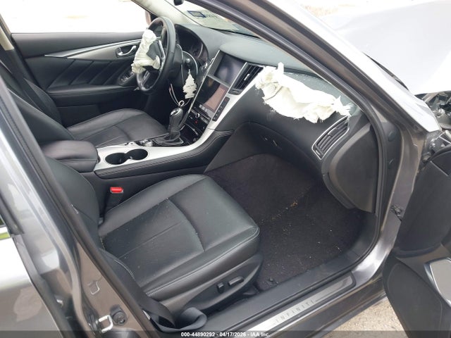INFINITI Q50 Luxe