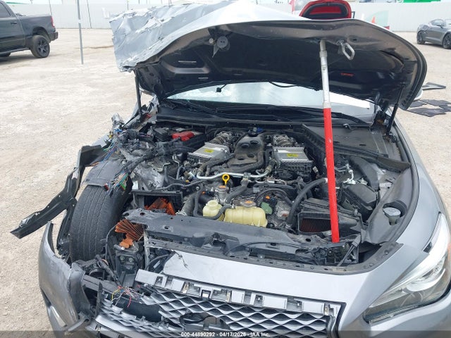 INFINITI Q50 Luxe