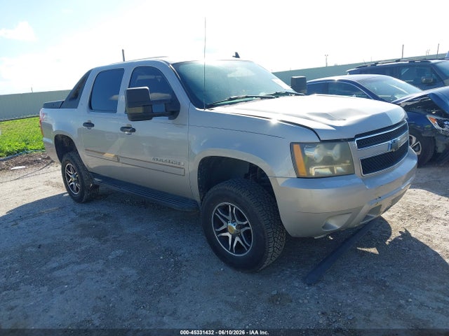 Salvage Chevrolet Avalanche 1500 Image