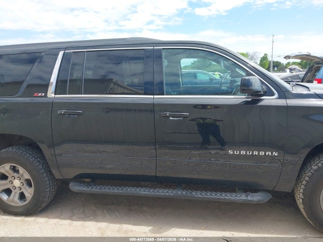 Chevrolet Suburban Lt