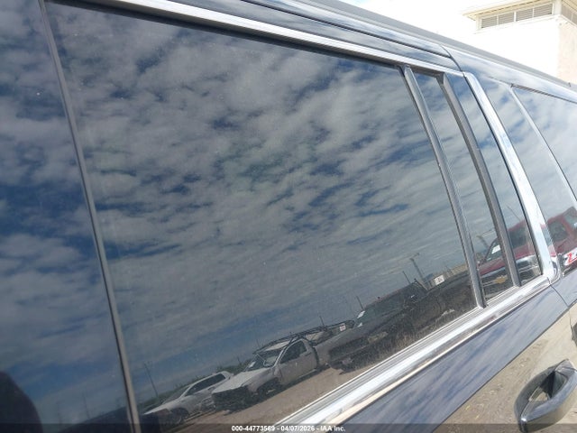 Chevrolet Suburban Lt
