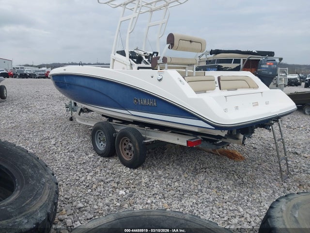 Yamaha 21 Ft