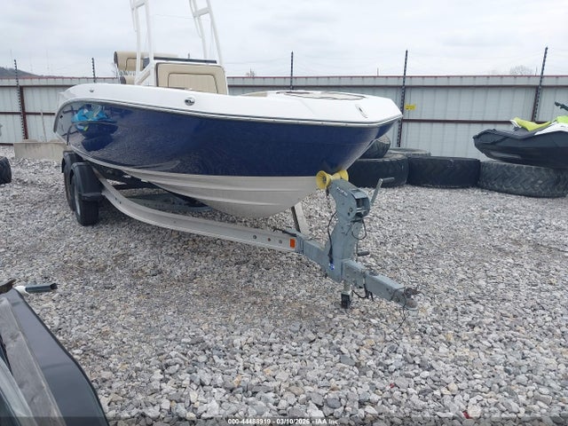 Salvage Yamaha 21 Ft Image
