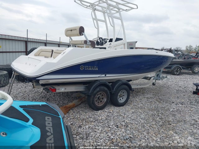 Yamaha 21 Ft