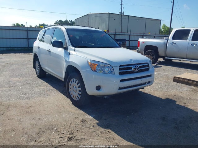 Salvage Toyota RAV4 Image