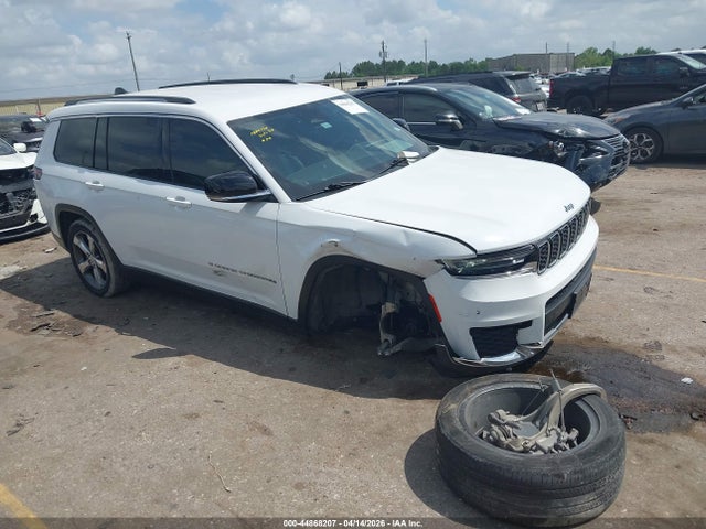 Salvage Jeep Grand Cherokee Image
