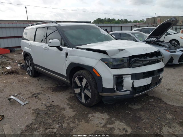 Salvage Hyundai SANTA FE Image