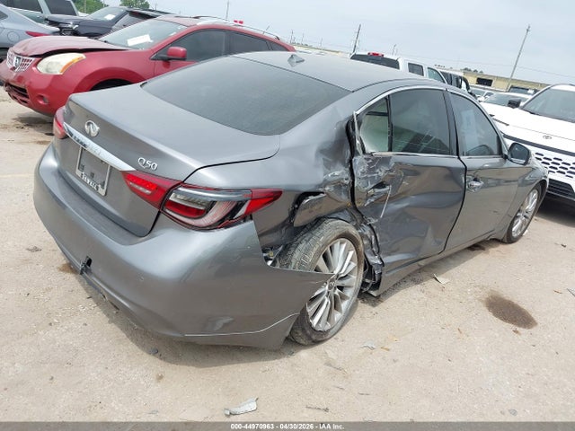 INFINITI Q50 Luxe