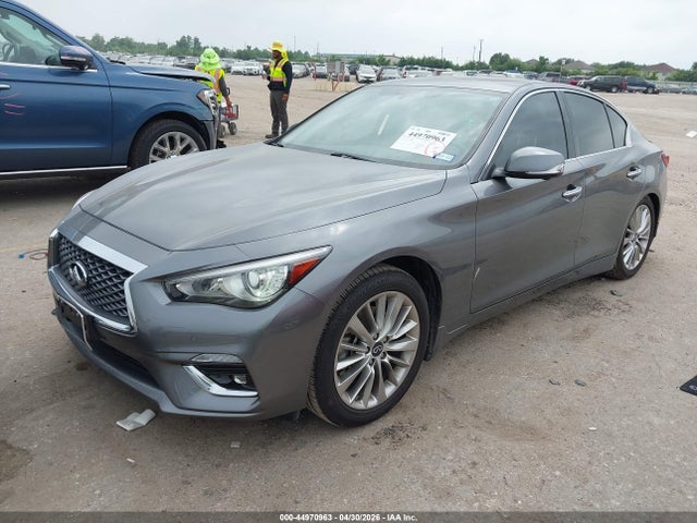 INFINITI Q50 Luxe
