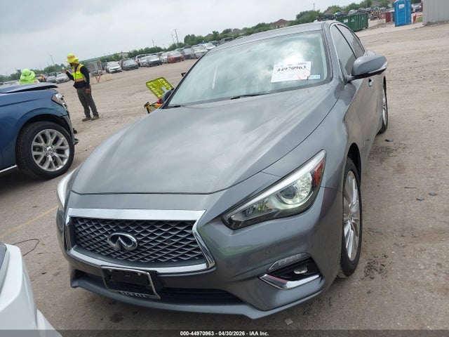 INFINITI Q50 Luxe