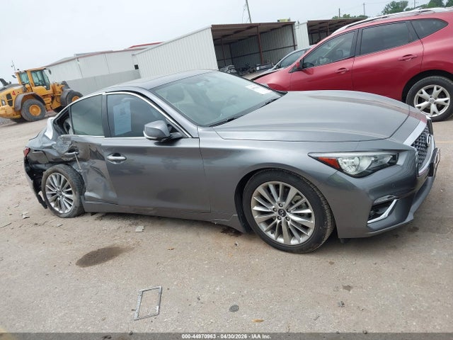 INFINITI Q50 Luxe