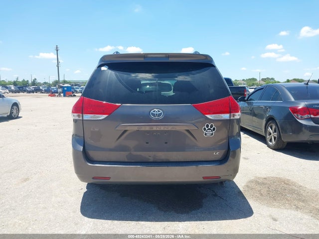 Toyota Sienna Le V6 8 Passenger