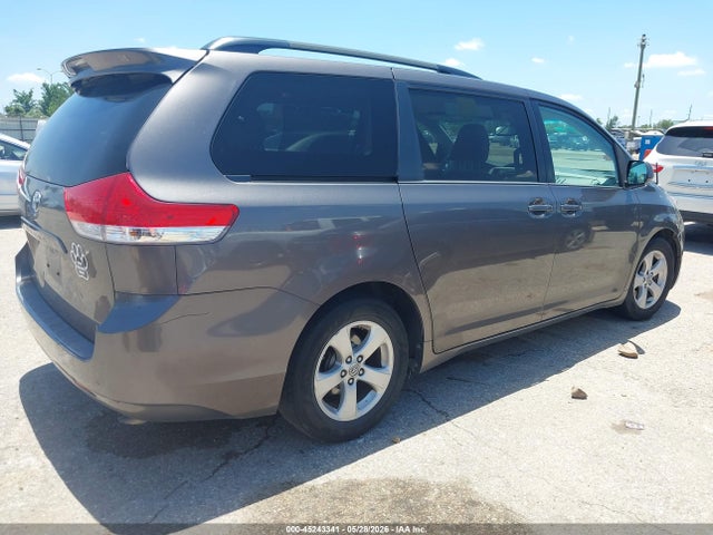 Toyota Sienna Le V6 8 Passenger