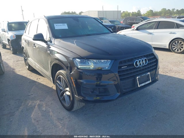 Salvage Audi Q7 Image