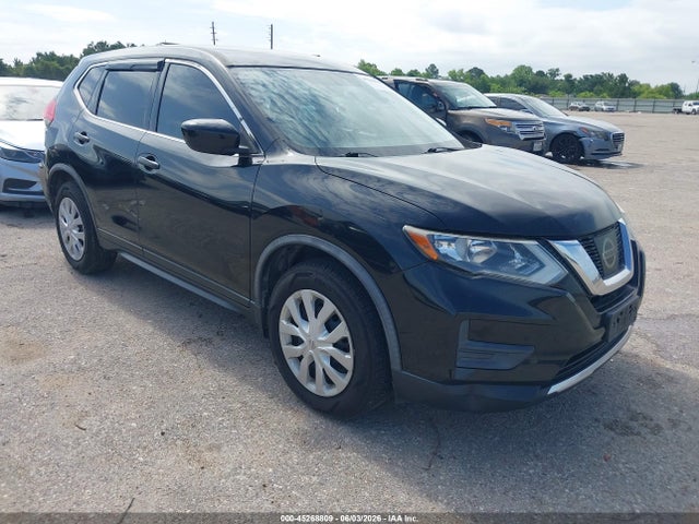 Salvage Nissan Rogue Image