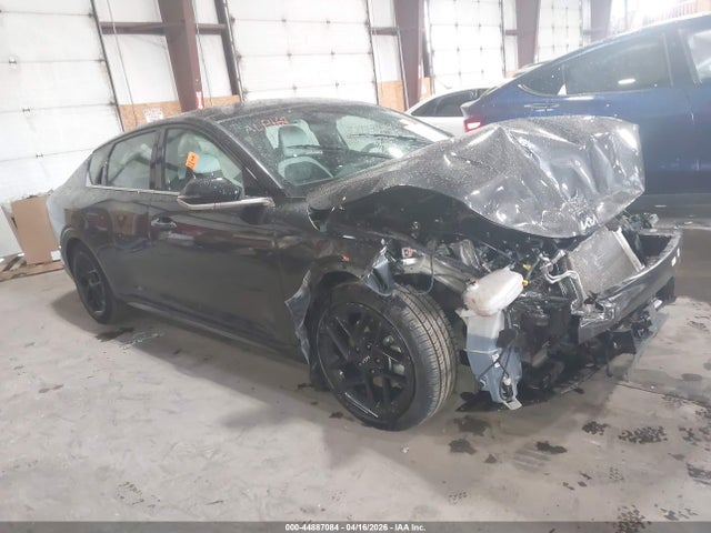 Salvage Kia K4 Image