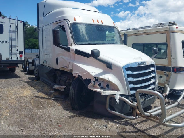 Salvage Freightliner New Cascadia 126 Image