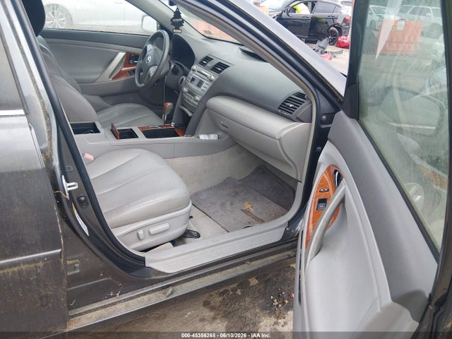 Toyota Camry Xle V6