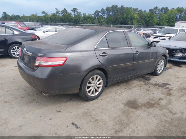 Toyota Camry Xle V6