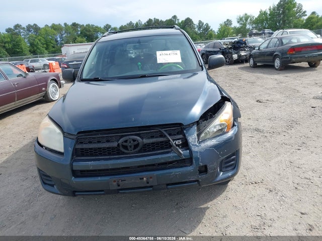 Toyota RAV4 Base V6